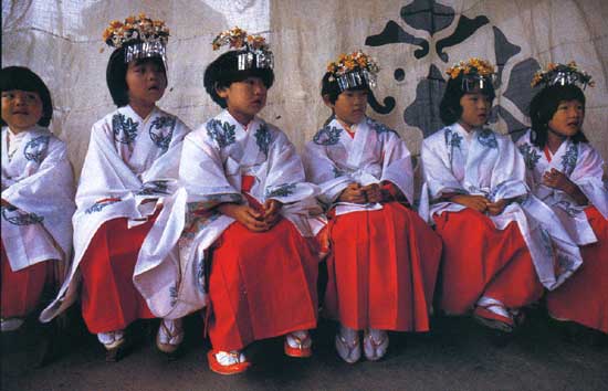 GIRLS IN A TEMPLE