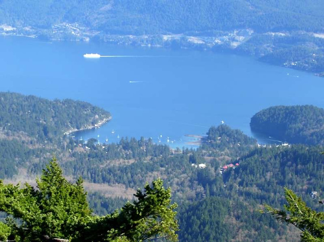 View of Horseshoe Bay from Bowen Island. Image courtesy Jan, VE7LET. Click for Bowen Island website.