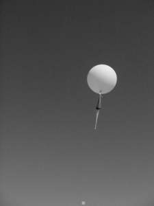 Balão, pára-quedas e sonda