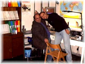 Cesare (ik7xnf) ed Antonio (ik7ytx) nel mio shack (IZ7ATH)