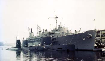 USS Triton SSRN 586