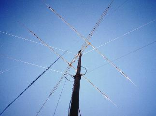 The antenna system at the Rendezvous '98 encampment.