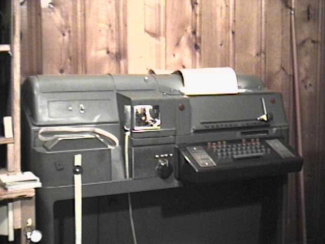 ASR-28 Teletype