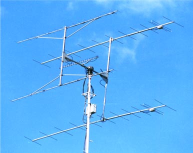 OH2ET:n VHF/UHF antennit