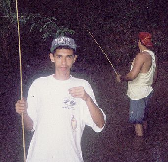Pescaria em LIMEIRA-SP, de frente: Chiquinho(filho), de costas PY2ORF-Joe (pai)