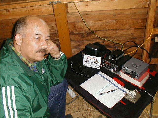 After first QSO with K-1 on field operation.jpg.JPG (59844 bytes)