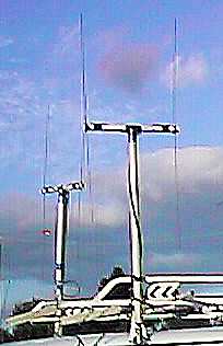 TDOA antennas on roof of car