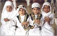 Childrens are praying for their parents