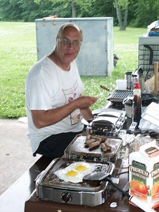 Don cooking breakfast