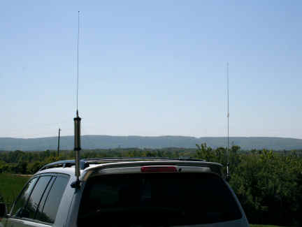Rear Antennas.jpg (36676 bytes)