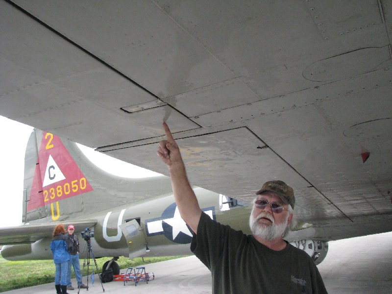 N5PDQ "RIVER" Joe Brown pointing the Way
