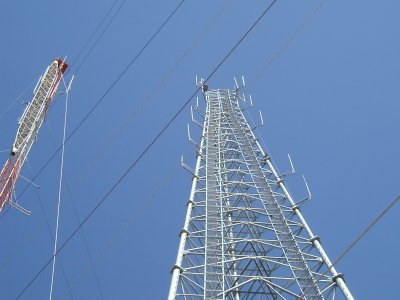antenna_tower.jpg (20817 bytes)