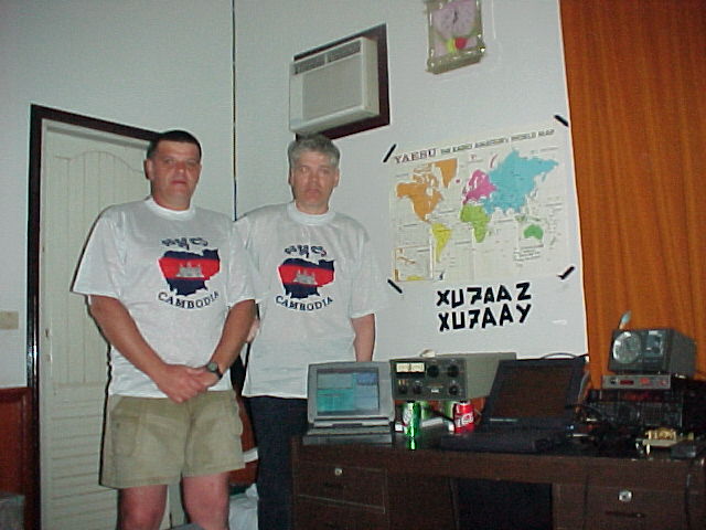 Mauro XU7AAZ (left)  Fabry XU7AAY (Rigth)