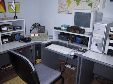 Main Operating Desk