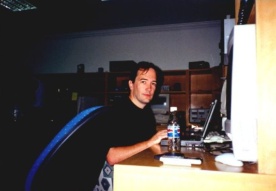 Bernie W3UR checking his E-mail