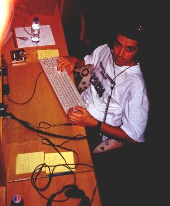 Boris T93Y handling 15m CW pile-up.