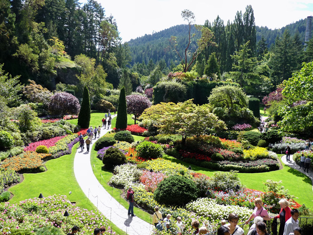 The renowned Butchart Gardens, Victoria. Image courtesy Brian, G0GSF. Click for Butchart Gardens website.