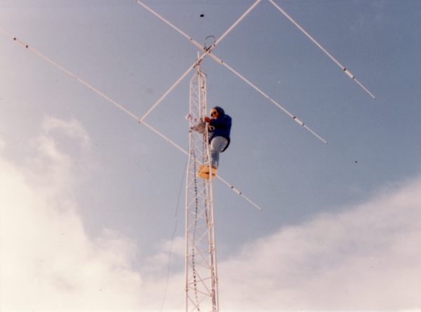 AE0Q ON KN0V TOWER 1983