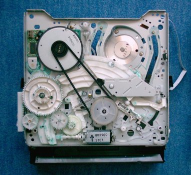 Universum VR 2795 bottom