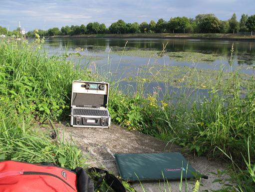 IC703 and a NUE-PSK-Modem in a suitcase on a island in the river neckar