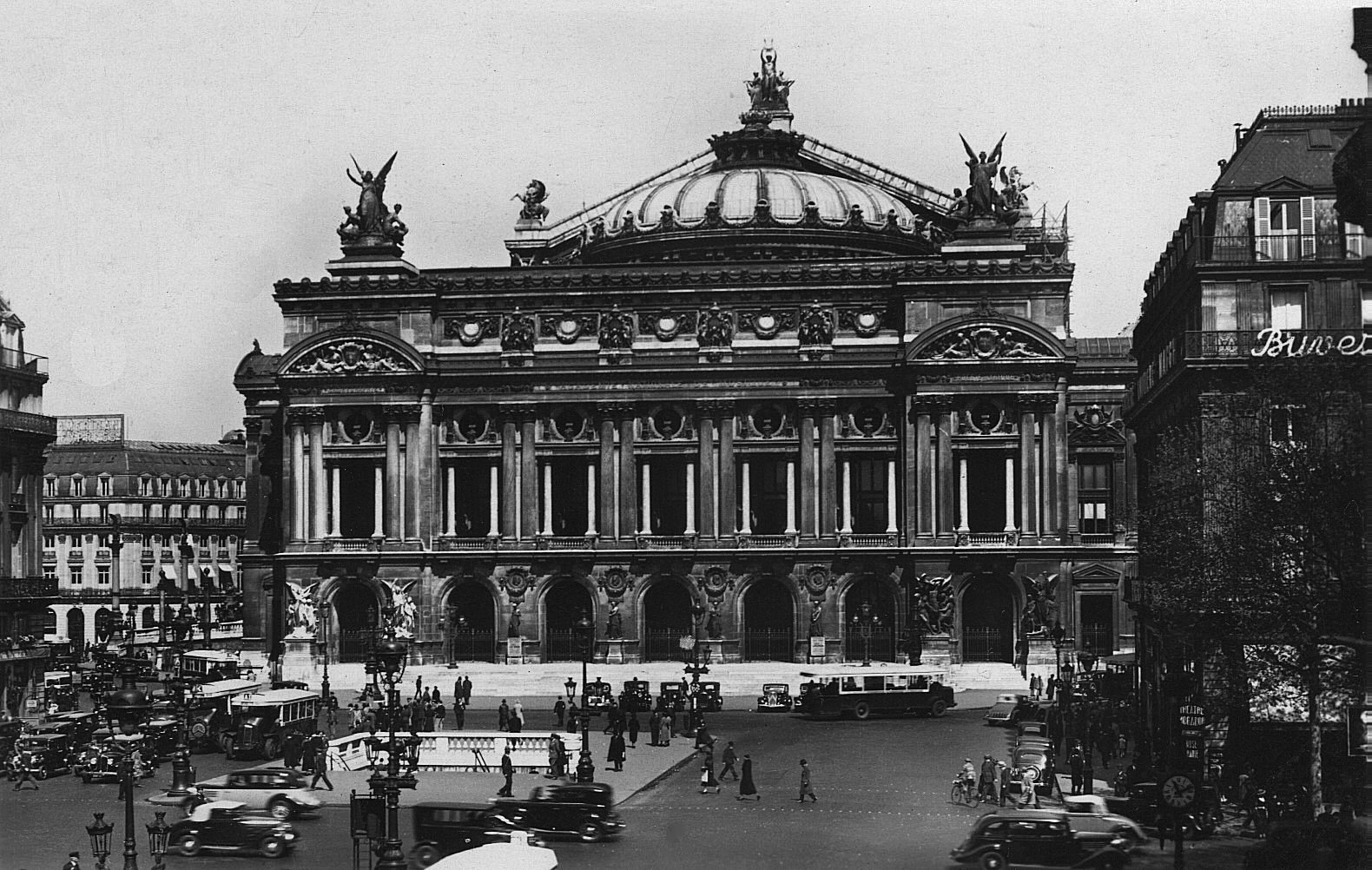 Hans Scholl im September 1940 in der Oper zu Paris, Oper Carmen hatte ebenfalls eine Aufführungsdauer von 3 Stunden, Privatbesitz