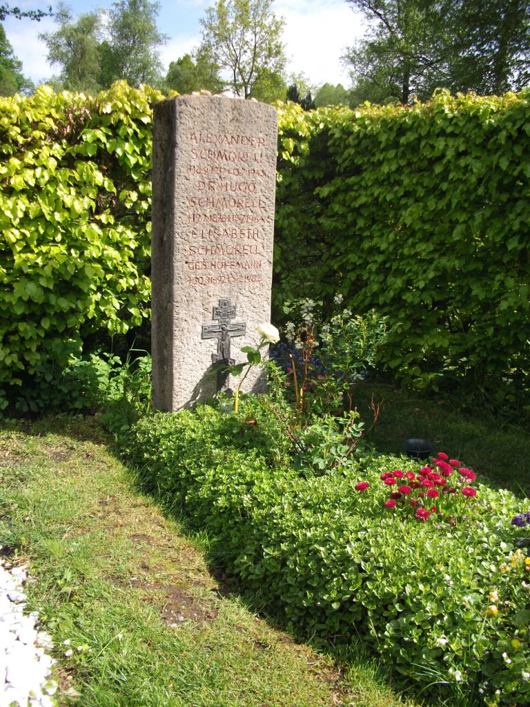 Grabmal von Alexander Schmorell auf dem Friedhof Perlacher Forst