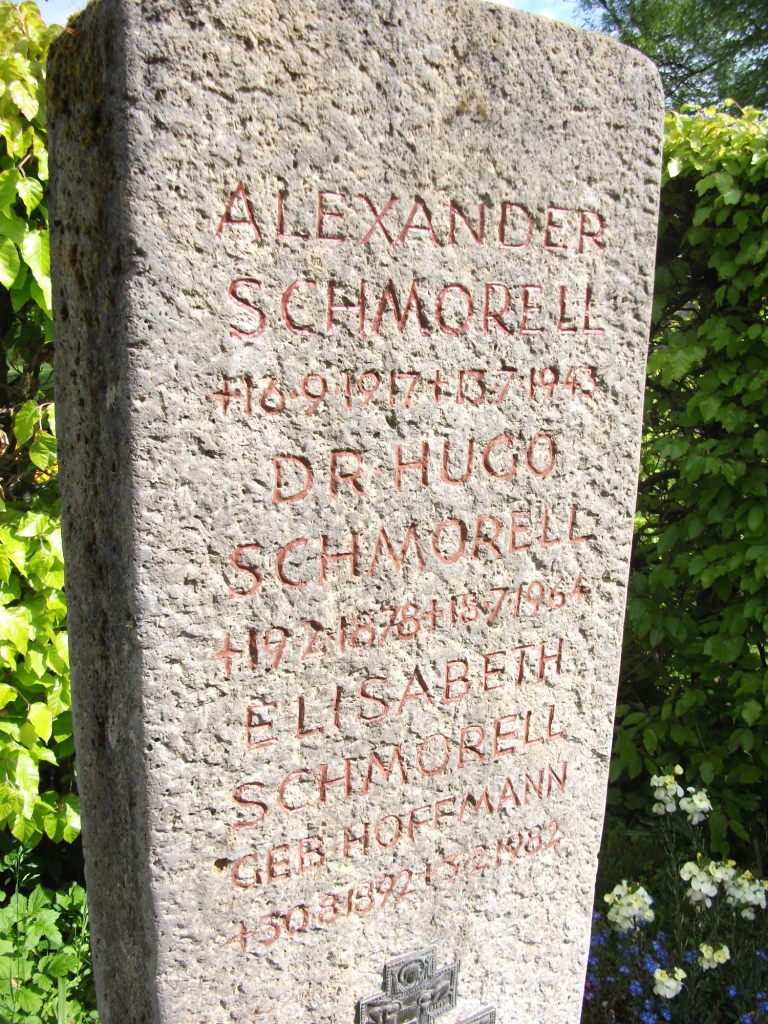 Grabmal von Alexander Schmorell auf dem Friedhof Perlacher Forst