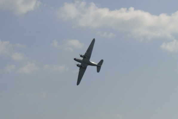 03102009-BARCELONA RED BULL AIR RACE-AVIO HISTORIC-6.JPG