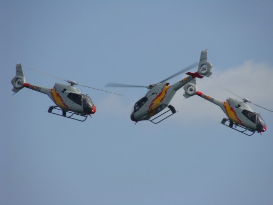 03102009-BARCELONA RED BULL AIR RACE-PATRULLA ASPA-5.JPG