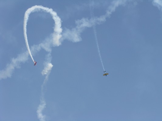 03102009-BARCELONA RED BULL AIR RACE-PATRULLA CULEBRA-2.JPG
