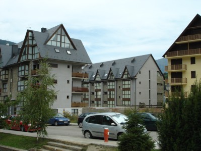 09082005-APARTHOTEL VIELHA-1.JPG