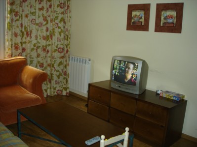 09082005-APARTHOTEL VIELHA-6.JPG