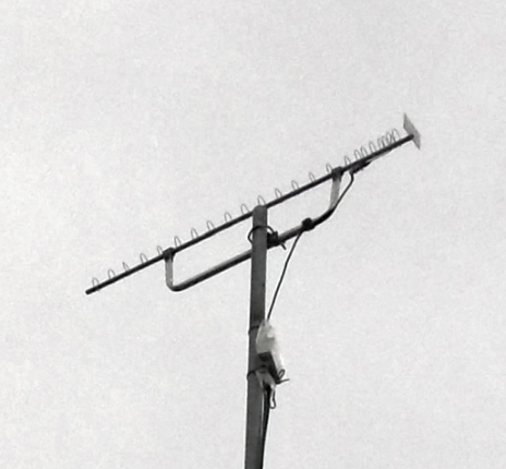 LNA/switch unit mounted on the mast