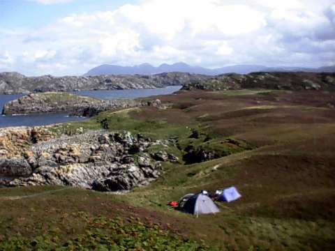 Soyea seen from highest point on Island with Quinag in the background. The G5RV runs directly over the tents to the pole just visible on far right.