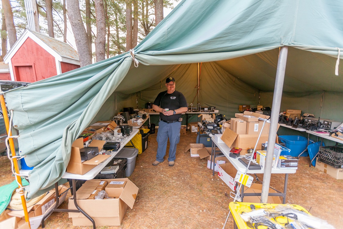 W2DAN Manning the Tent