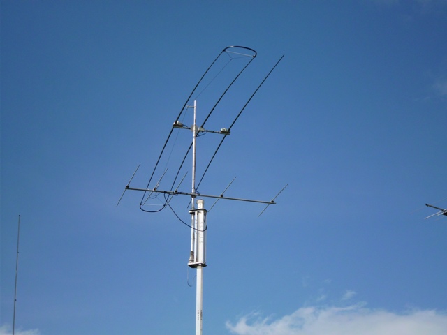 Roof antennas