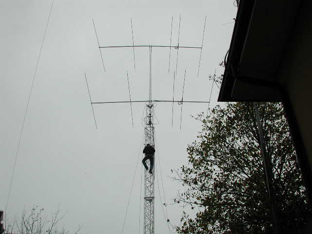 IK2QEI climbing the 10m tower