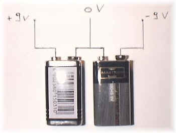 come collegare due batterie da 9 V per avere una tensione duale
