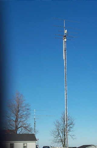 towers-both-sm.jpg (21829 bytes)