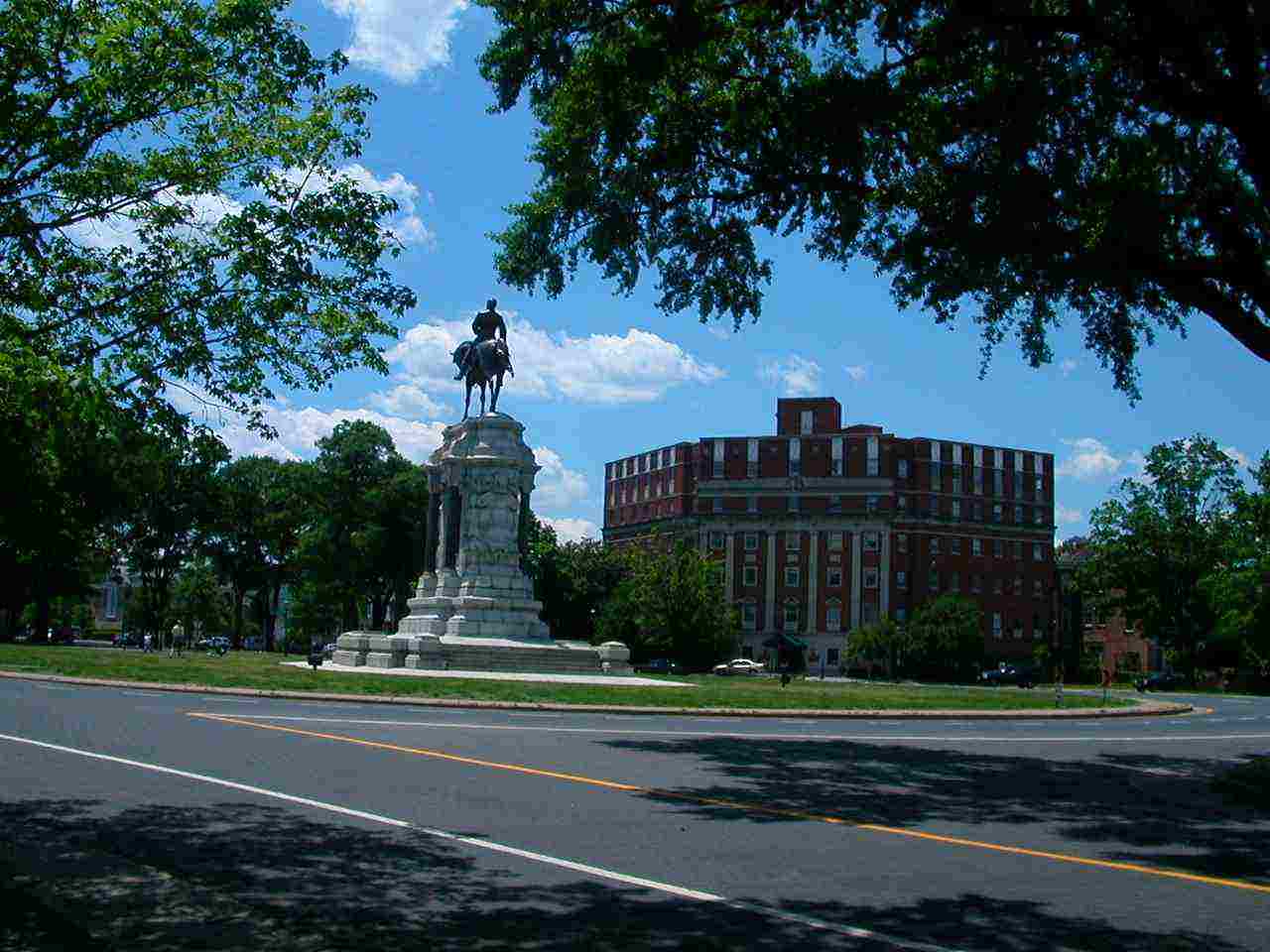 Statue of Robert E. Lee, Richmond, VA..