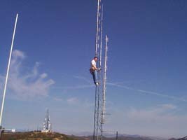 chris_tower1_vaca_200.JPG (7246 bytes)