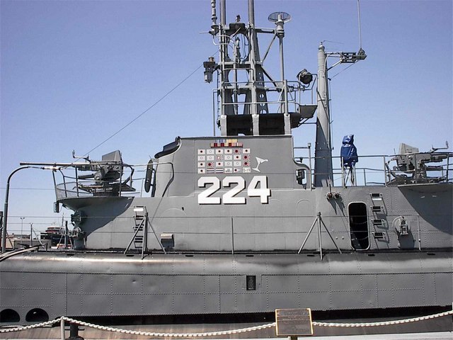 FD2004UssCod_076.JPG