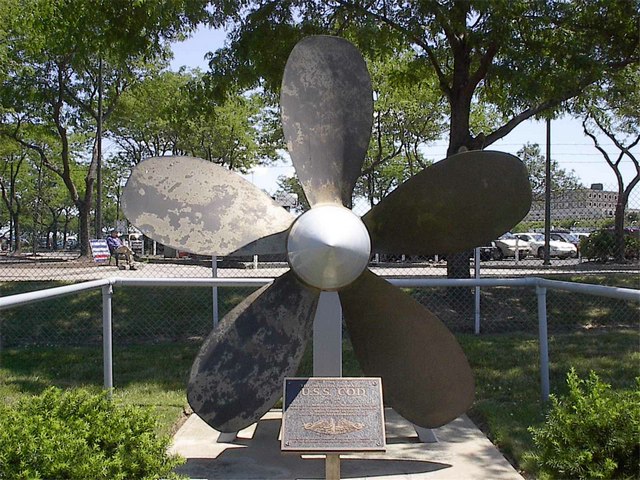 FD2004UssCod_079.JPG