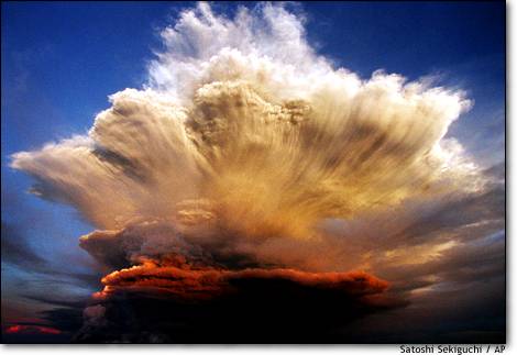 August 18, 2000: Mt. Oyama eruption on Japan's Miyake island