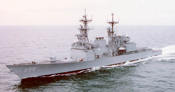Picture of USS Thorn at sea, underway