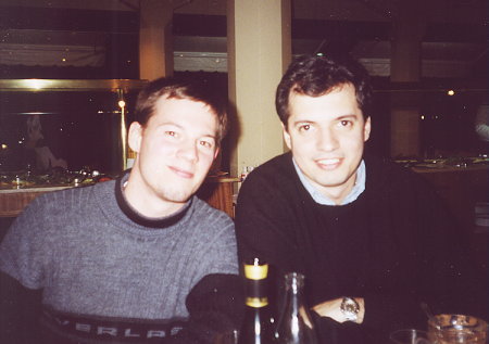 HA7SK y LU8ADX finalizando la cena.