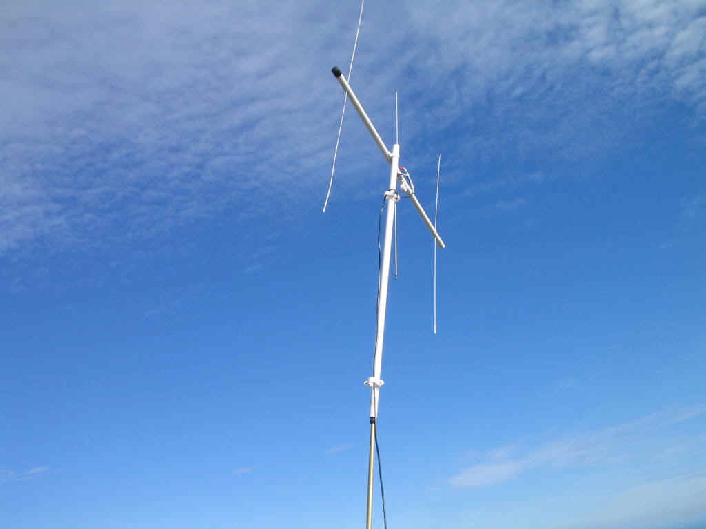 The SOTA Beam, standing in the shelter wall atop NW-075