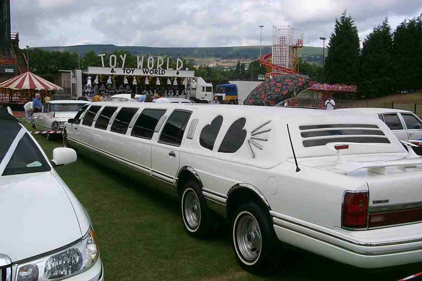classiccars12.jpg (80878 bytes)