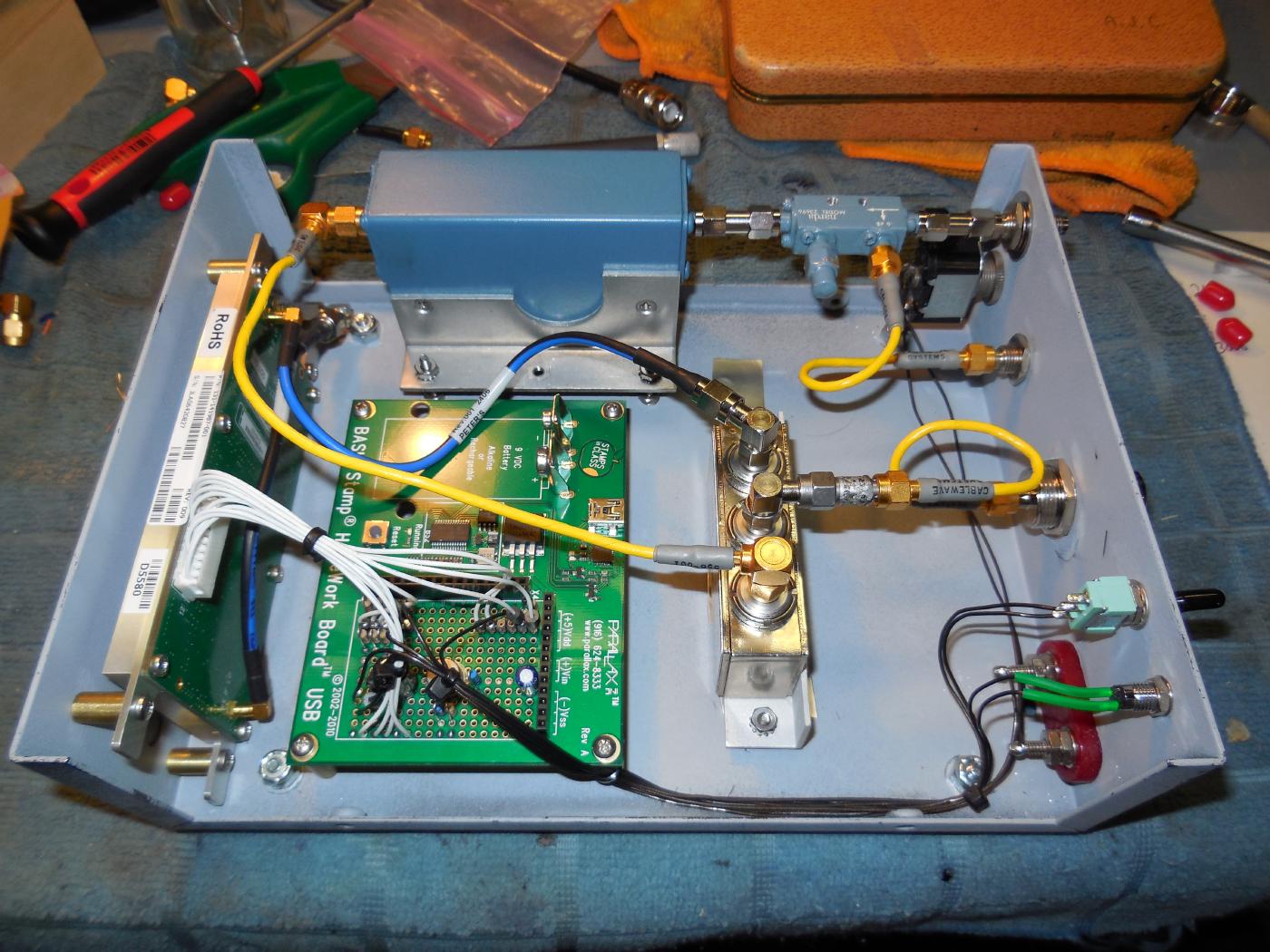 Tracking Generator for a HP8569 Spectrum Analyzer