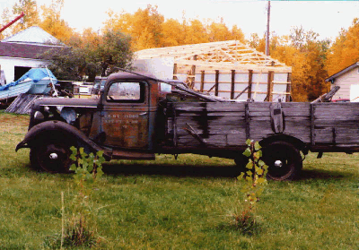 PNG image - The truck at home